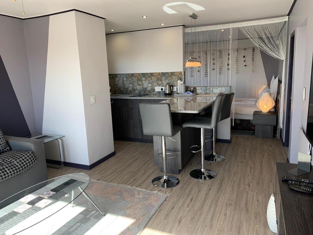 פטרנוסטר Farr Out Guest House מראה חיצוני תמונה