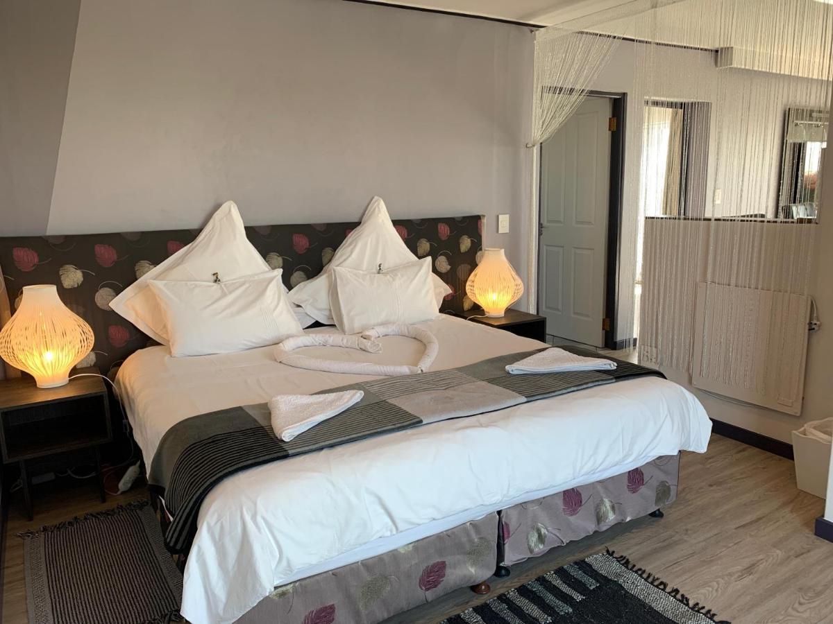 פטרנוסטר Farr Out Guest House מראה חיצוני תמונה