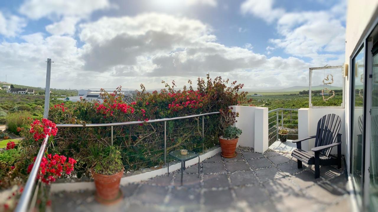 פטרנוסטר Farr Out Guest House מראה חיצוני תמונה