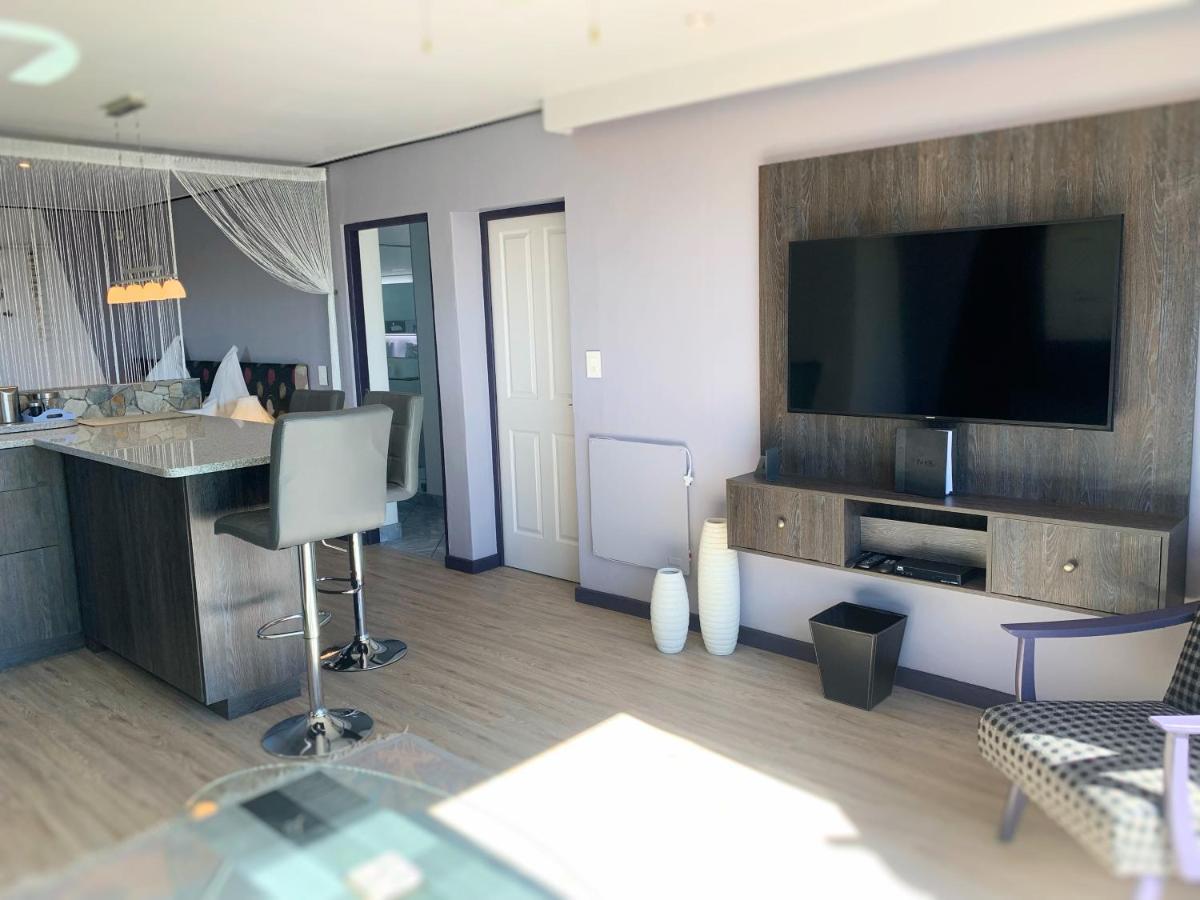 פטרנוסטר Farr Out Guest House מראה חיצוני תמונה