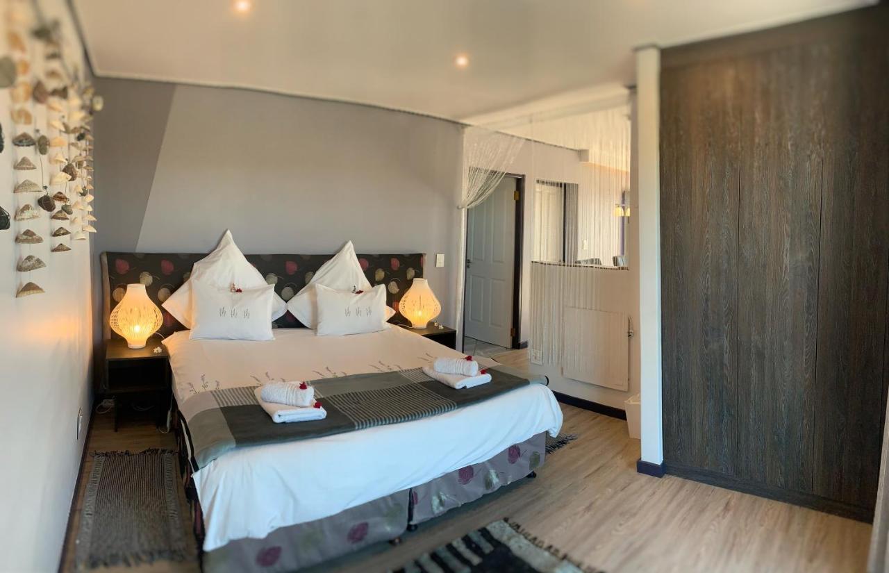פטרנוסטר Farr Out Guest House מראה חיצוני תמונה