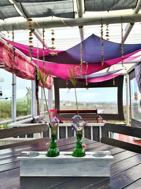 פטרנוסטר Farr Out Guest House מראה חיצוני תמונה