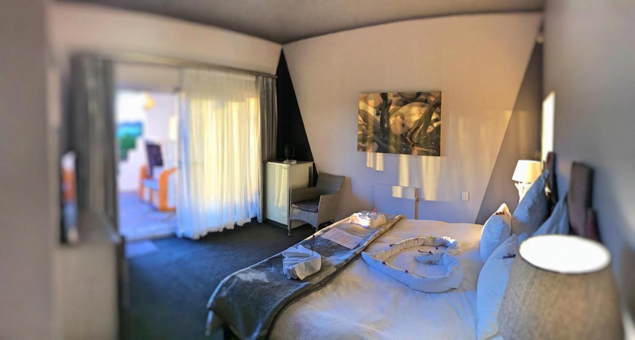פטרנוסטר Farr Out Guest House מראה חיצוני תמונה