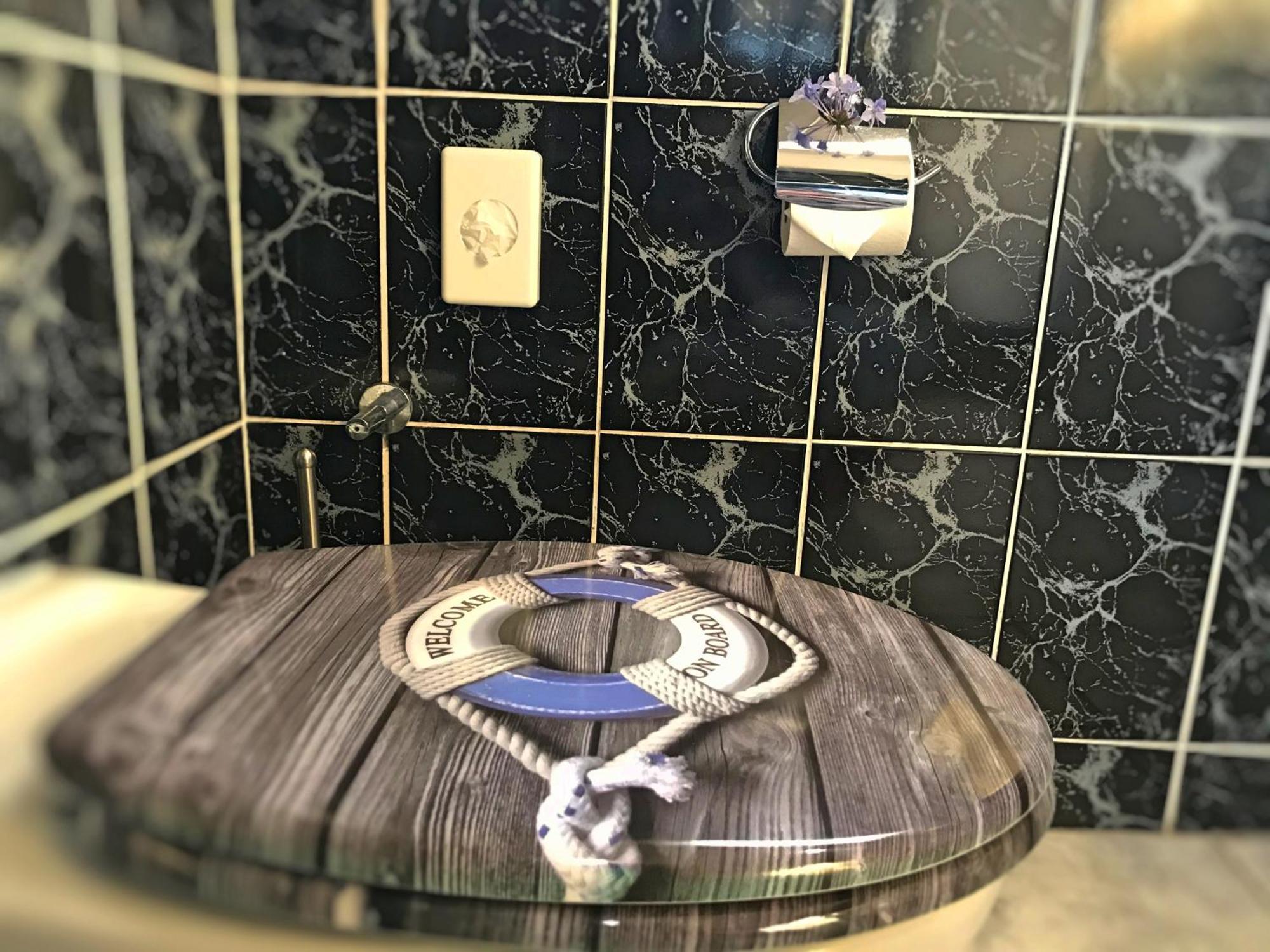 פטרנוסטר Farr Out Guest House מראה חיצוני תמונה